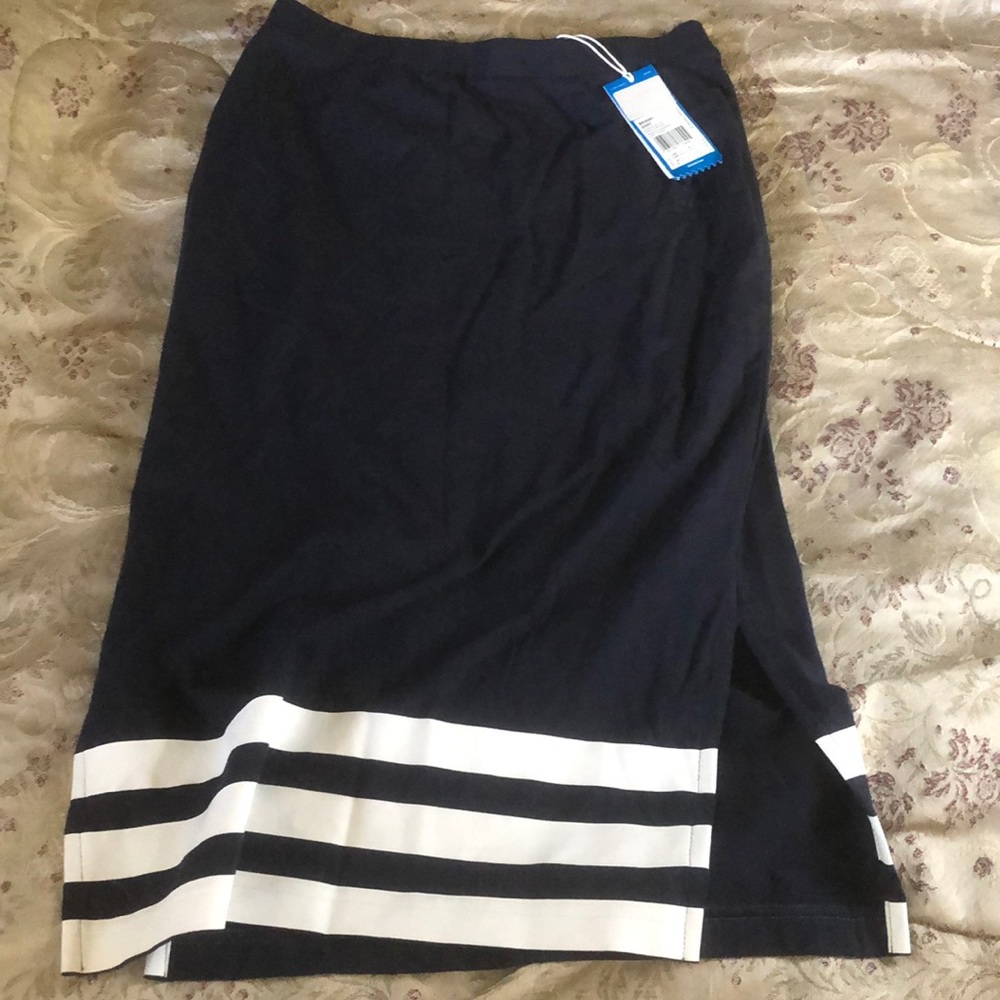 Midknee style skirt
